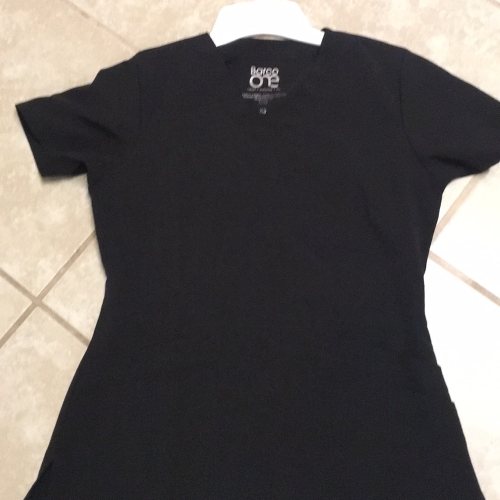 *SOLD ON MERCARI *Black Scrub Top Xs